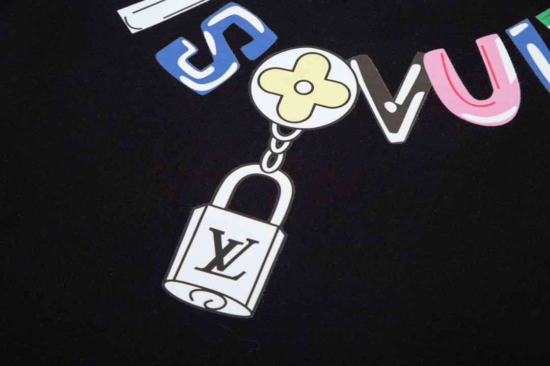 【LOUIS VUITTON  公式旗艦店】ルイヴィトン  丸首の衛衣 スウェットご好評に付き再入荷！