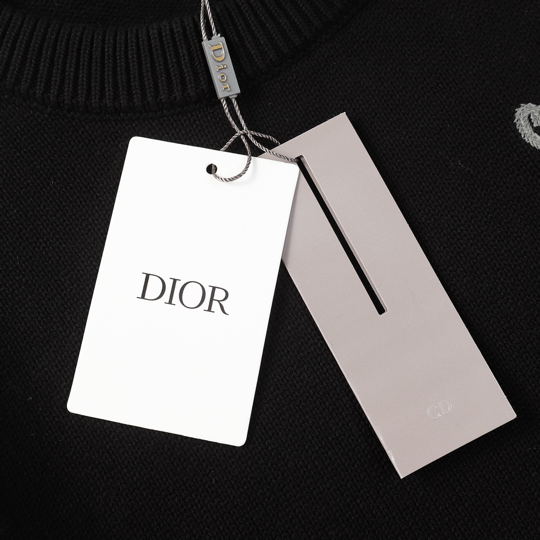 【DIOR 公式旗艦店】ディオール  セーター好評に付き再入荷！ 241031