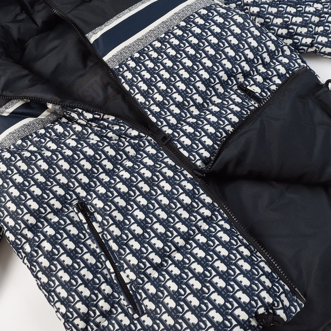 【DIOR  公式旗艦店】ディオール  ダウンジャケット ご好評に付き再入荷！241022