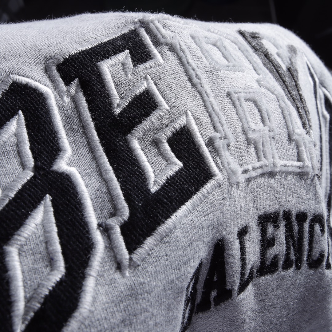 【BALENCIAGA 公式旗艦店】バレンシアガ パーカー スウェット ご好評に付き再入荷！