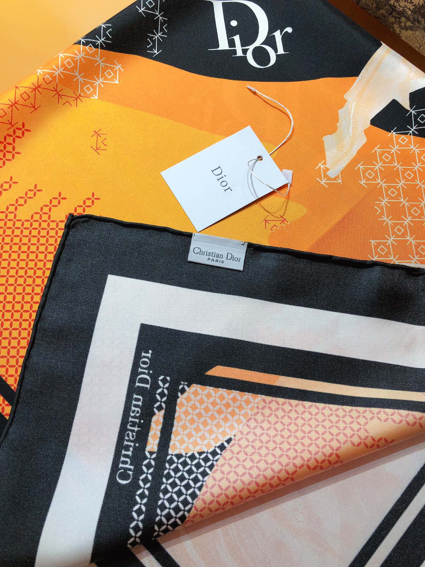 【DIOR  ディオール 】スカーフ90*90cm  241108