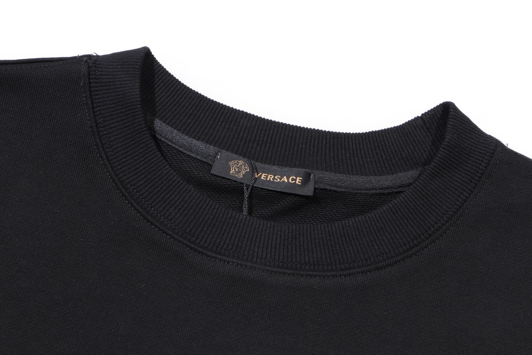 【VERSACE   公式旗艦店】ヴェルサーチ  丸首の衛衣   スウェットご好評に付き再入荷！