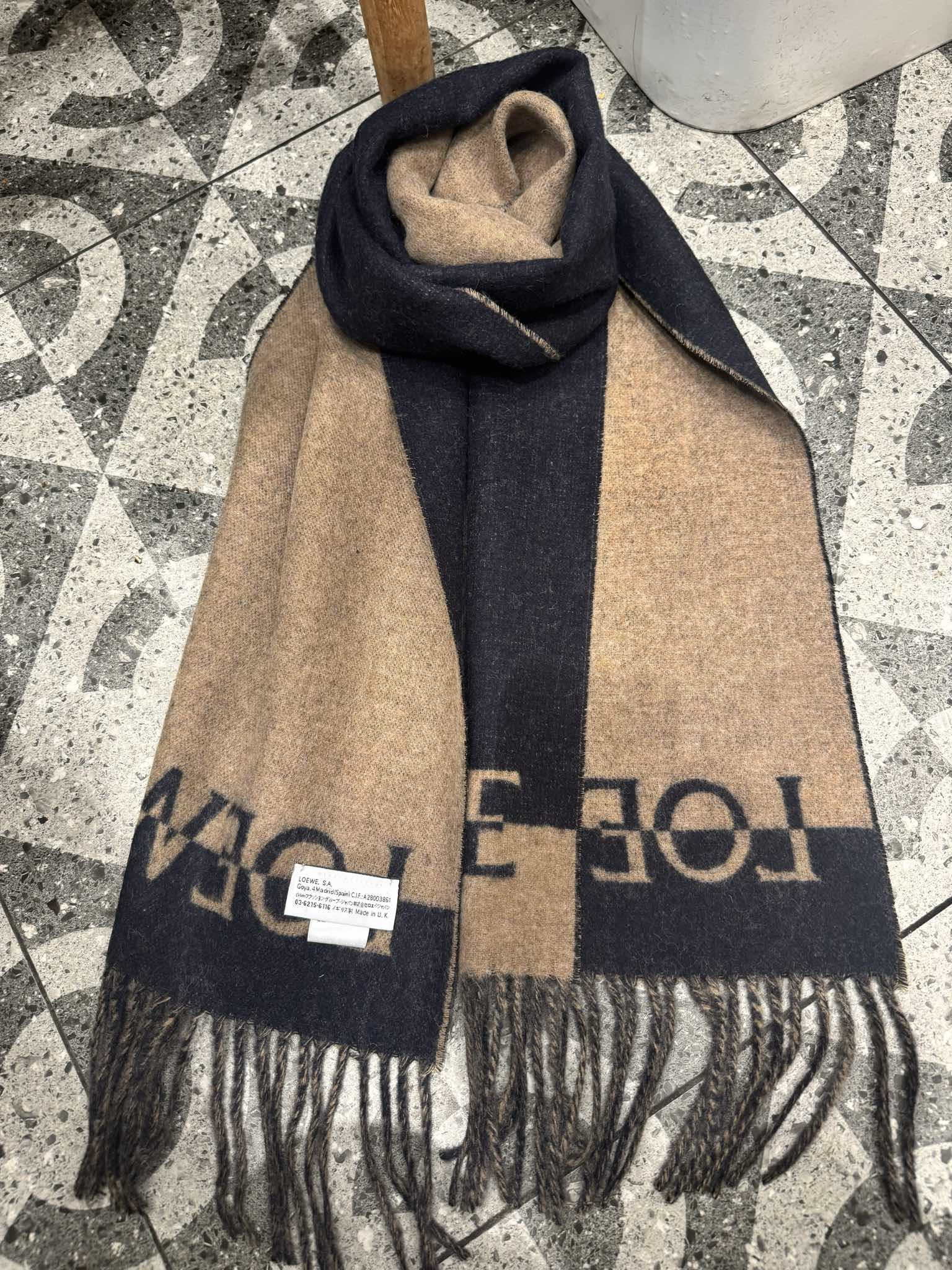 【LOEWE ロエベ】スカーフ35*180CM