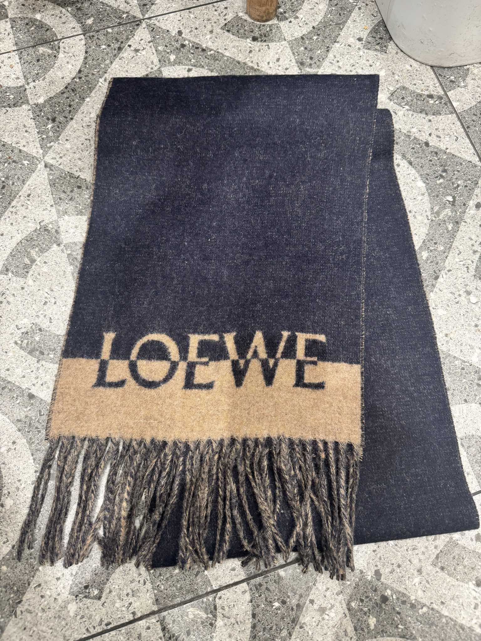【LOEWE ロエベ】スカーフ35*180CM