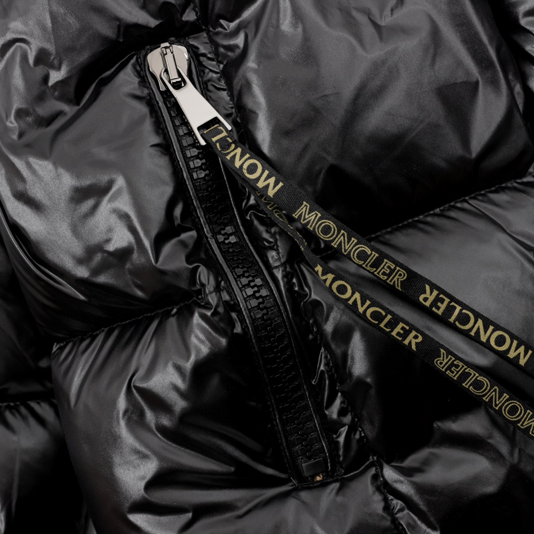【MONCLER 公式旗艦店】モンクレール  ダウンジャケット好評に付き再入荷！ 241026