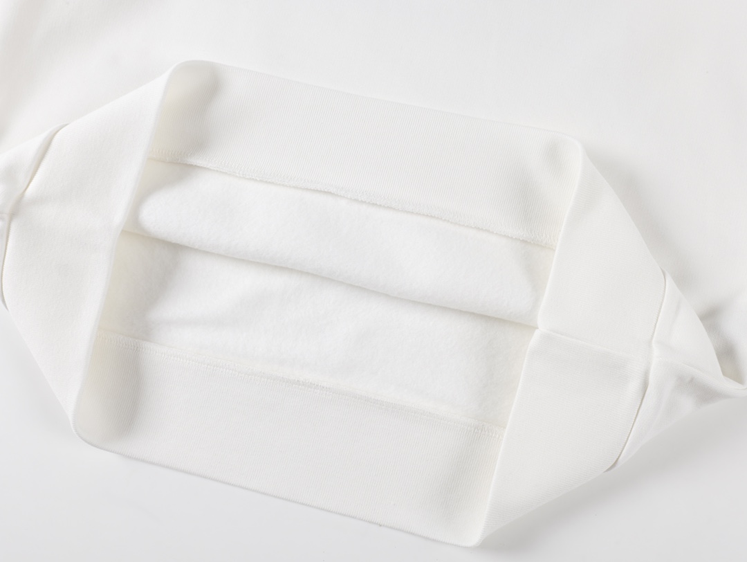 【LOUIS VUITTON  公式旗艦店】ルイヴィトン 丸首の衛衣 スウェットご好評に付き再入荷！