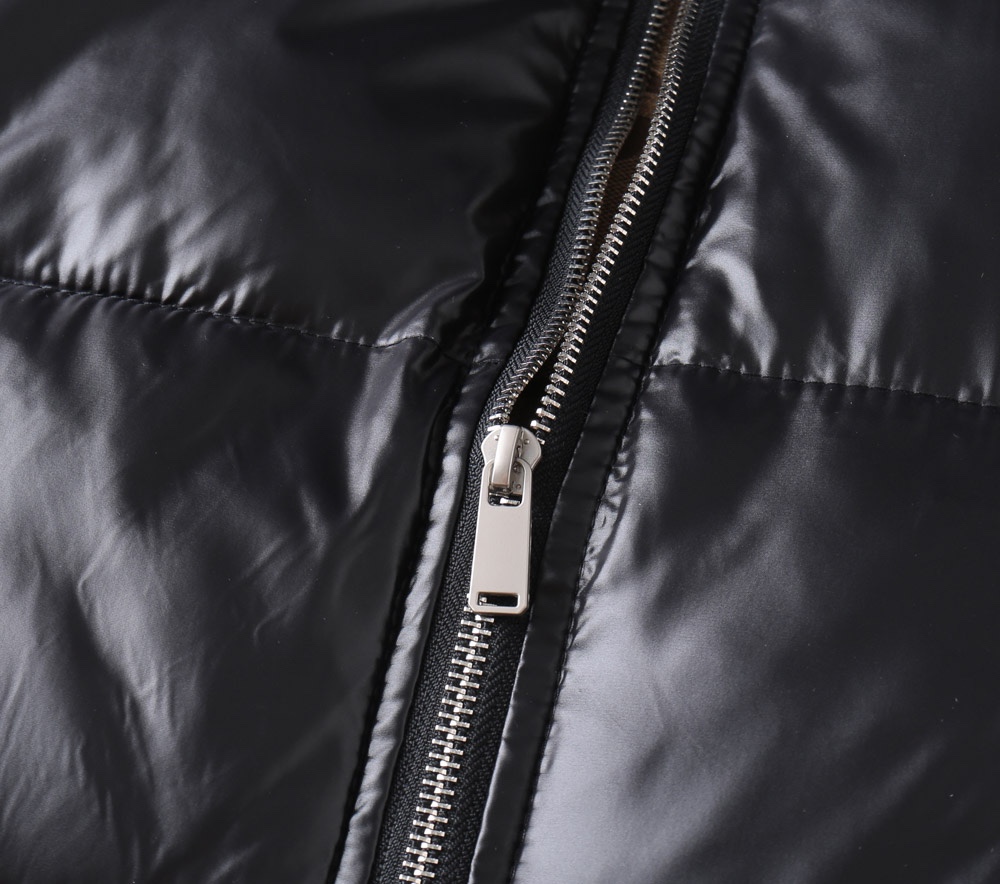 【GUCCI  公式旗艦店】グッチ  ダウンジャケット好評に付き再入荷！