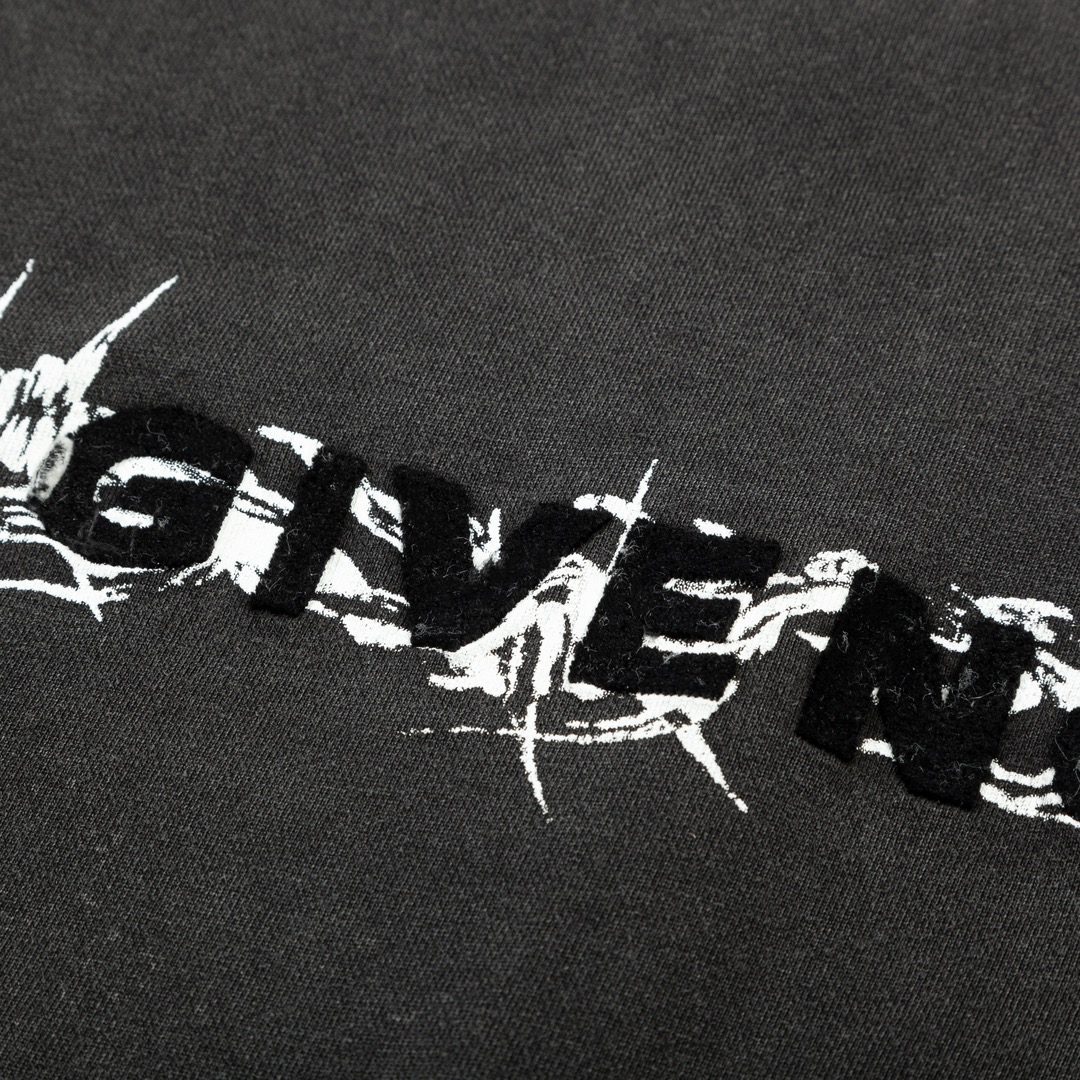 【GIVENCHY   公式旗艦店】ジバンシー  丸首の衛衣  スウェットご好評に付き再入荷！