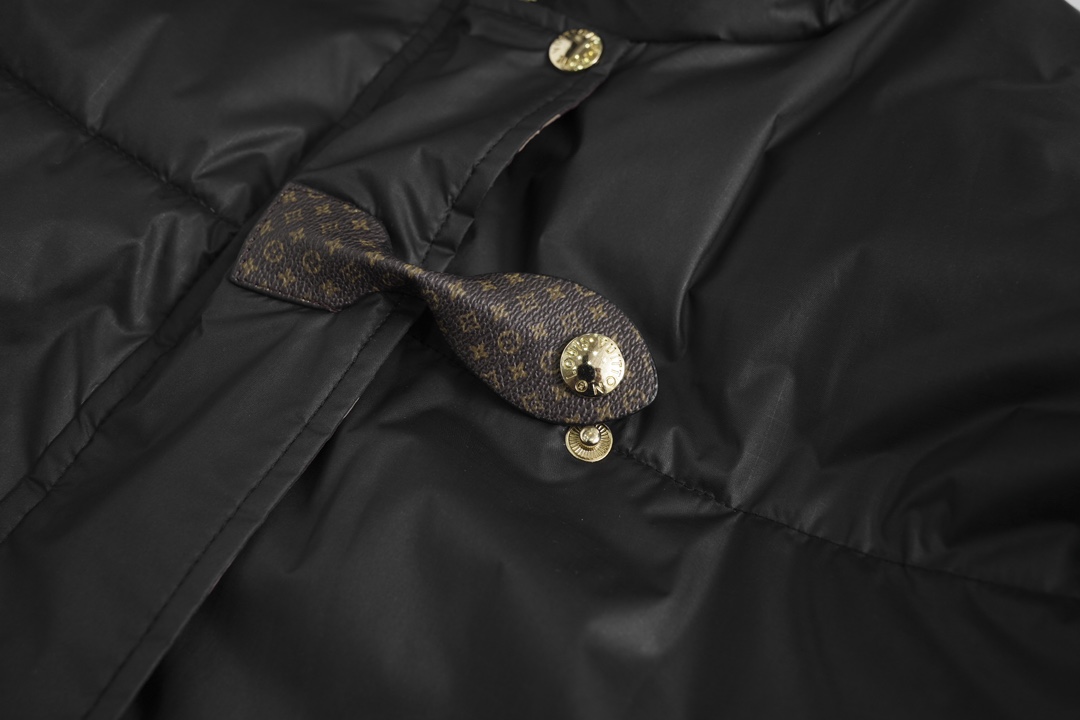 【LOUIS VUITTON  公式旗艦店】ルイヴィトン ダウンジャケット好評に付き再入荷！241112
