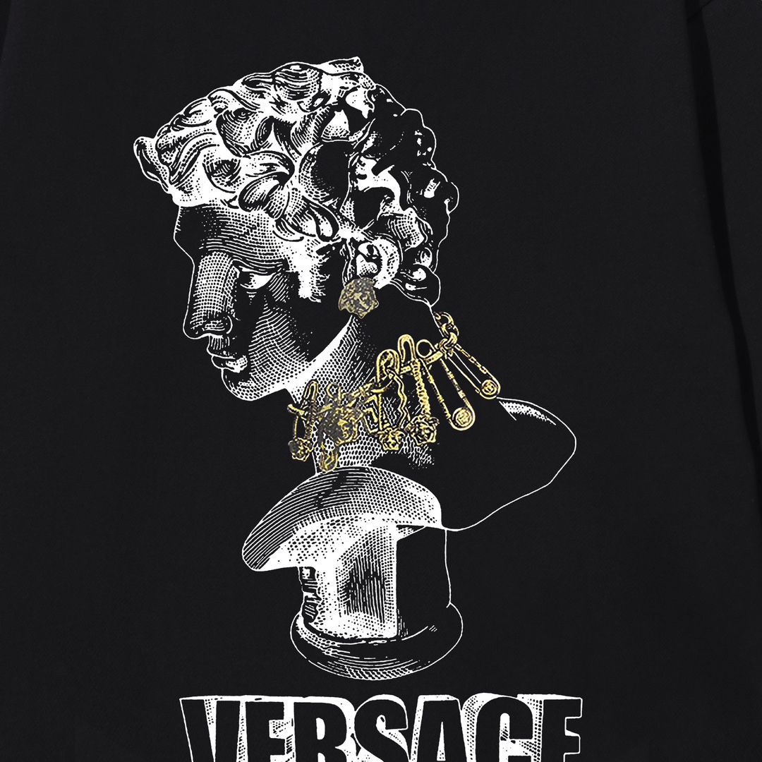 【VERSACE 公式旗艦店】ヴェルサーチ   丸首の衛衣  スウェットご好評に付き再入荷！