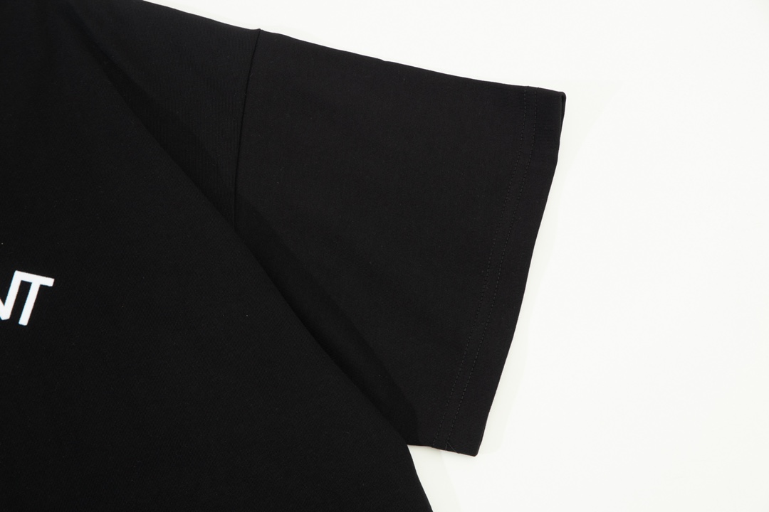 【YSL SAINT LAURENT 公式旗艦店】サンローラン Tシャツ ご好評に付き再入荷！