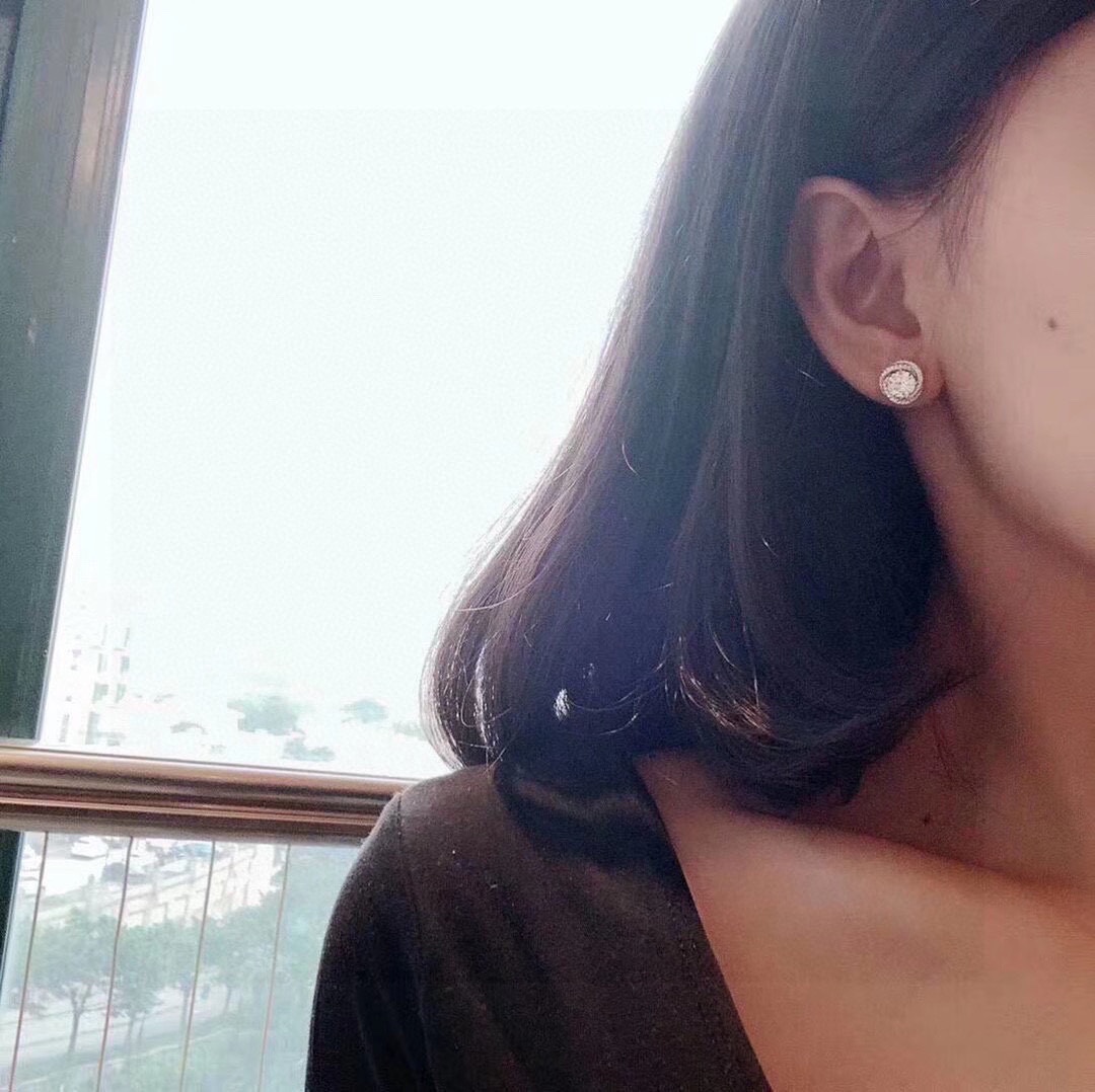 【Cartier】カルティエ  ファッションスタイルのイヤリング