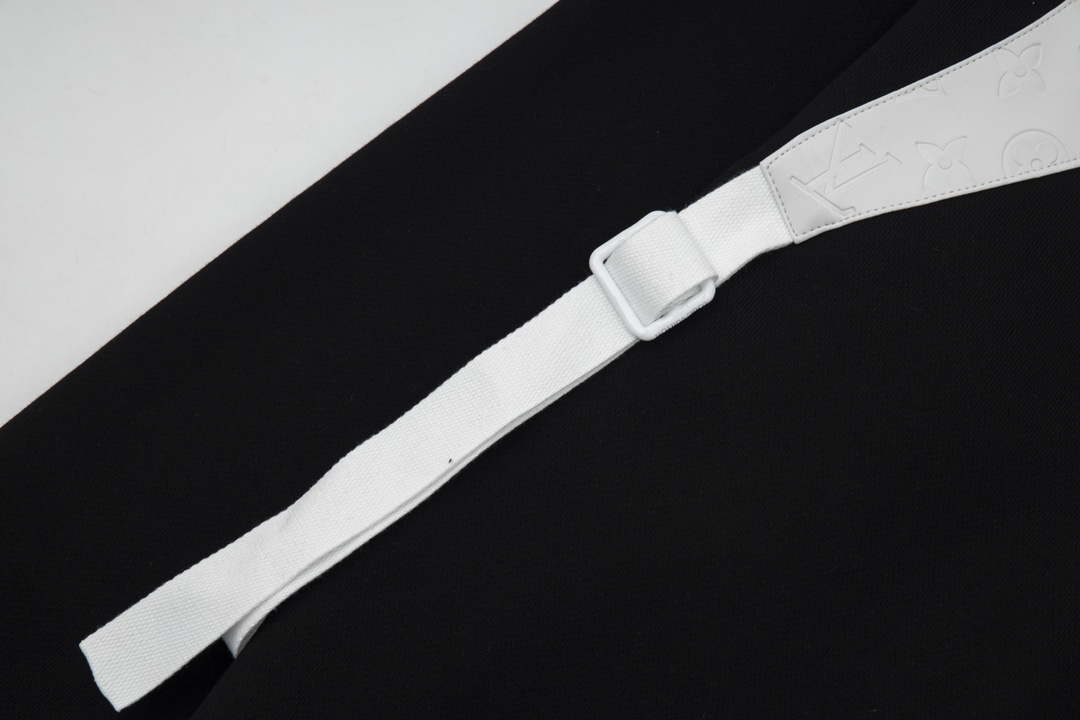 【LOUIS VUITTON  公式旗艦店】ルイヴィトン 丸首の衛衣 スウェット ご好評に付き再入荷！