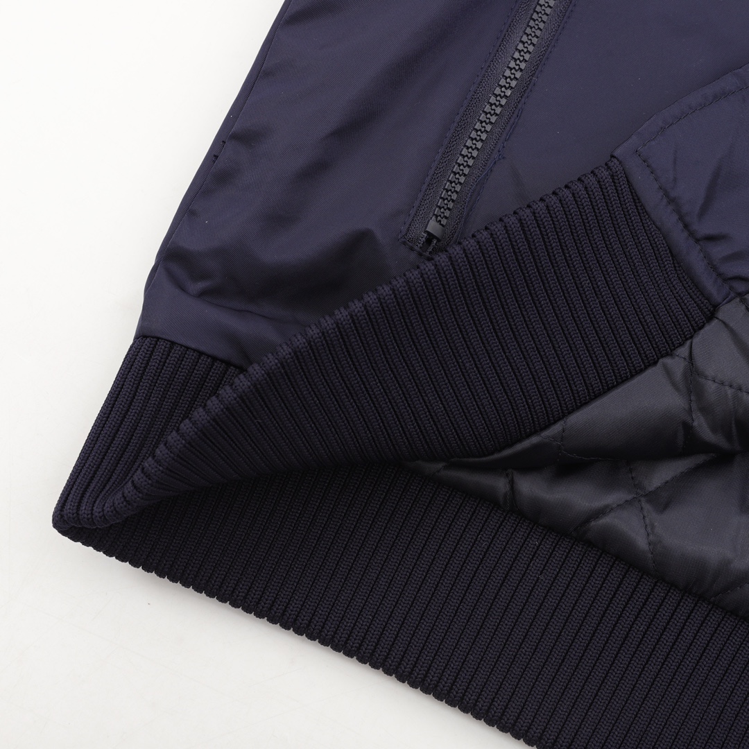 【GUCCI  公式旗艦店】グッチ   ジャケット着 好評に付き再入荷！241111