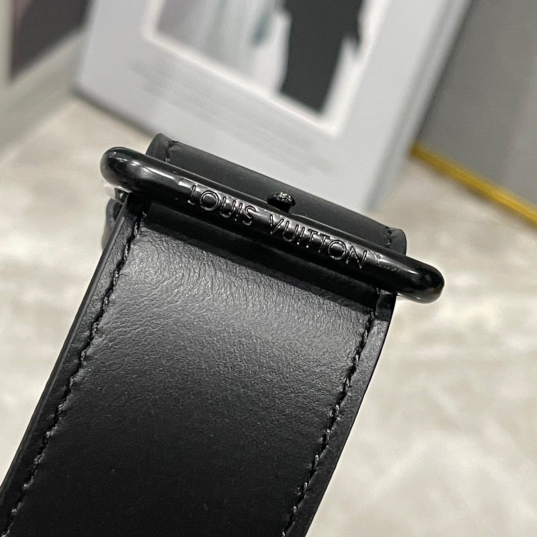 【LOUIS VUITTON  公式旗艦店】ルイヴィトン    斜めがけバッグ  当日出荷 好評に付き再入荷！24.5*16*4.5CM