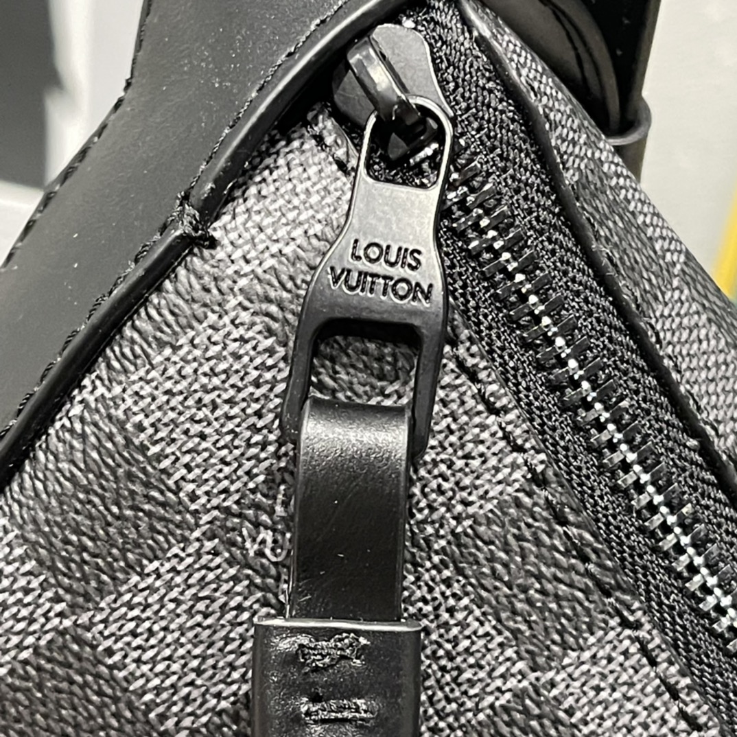 【LOUIS VUITTON  公式旗艦店】ルイヴィトン    斜めがけバッグ  当日出荷 好評に付き再入荷！24.5*16*4.5CM