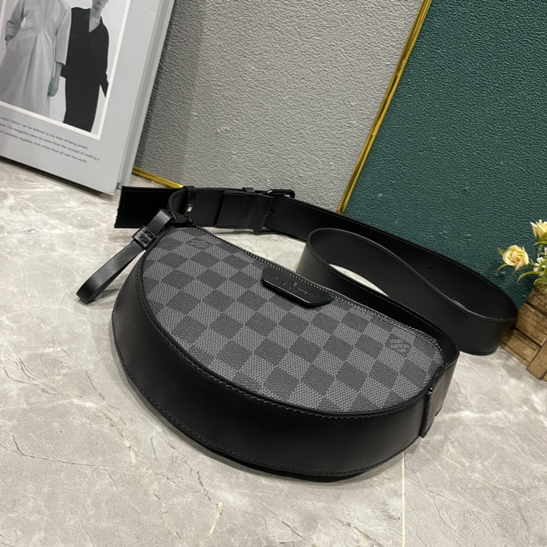 【LOUIS VUITTON  公式旗艦店】ルイヴィトン    斜めがけバッグ  当日出荷 好評に付き再入荷！24.5*16*4.5CM