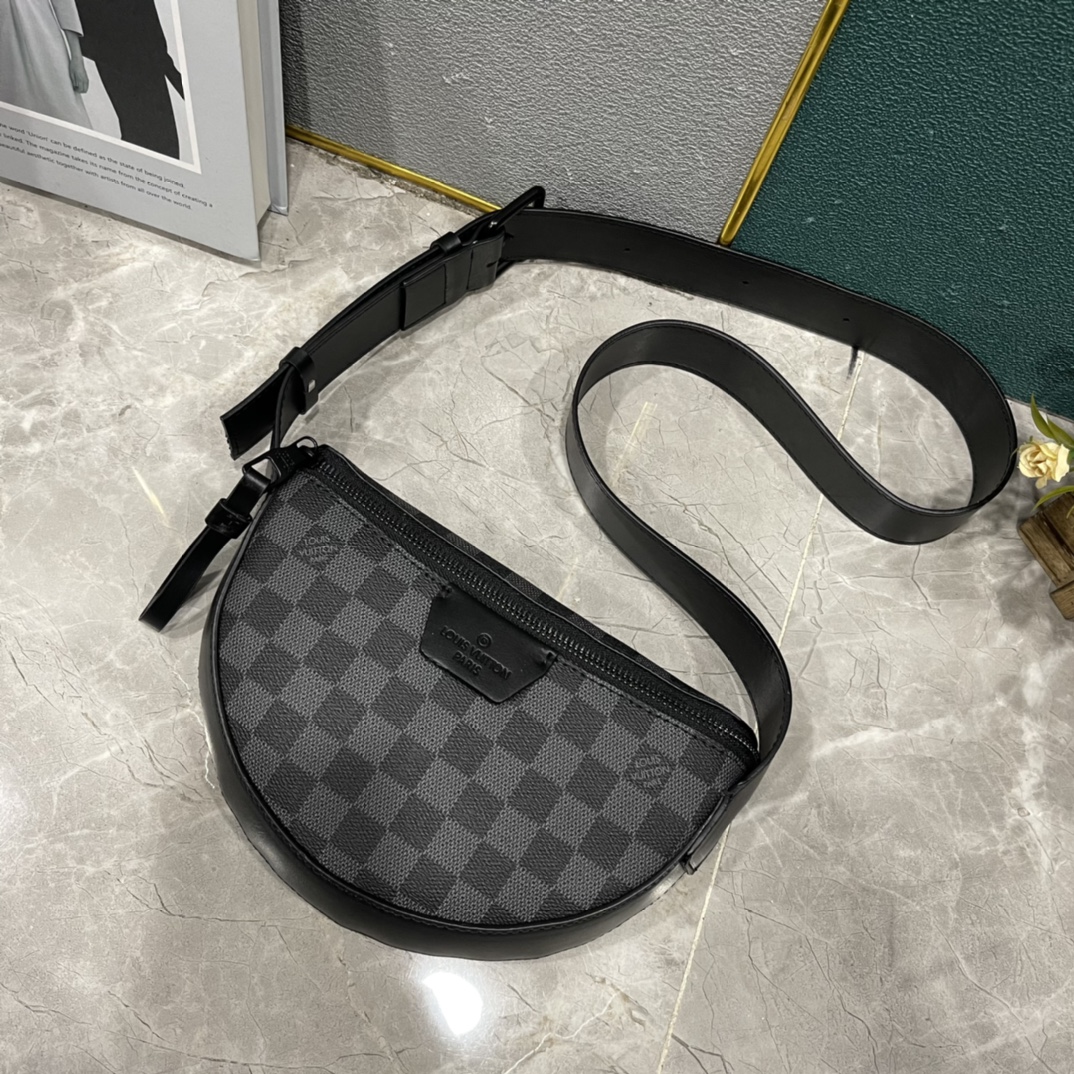 【LOUIS VUITTON  公式旗艦店】ルイヴィトン    斜めがけバッグ  当日出荷 好評に付き再入荷！24.5*16*4.5CM