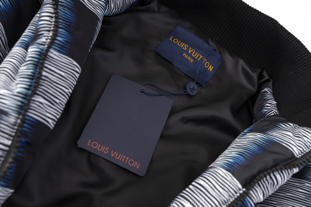 【LOUIS VUITTON  公式旗艦店】ルイヴィトン  ジャケット着 好評に付き再入荷！