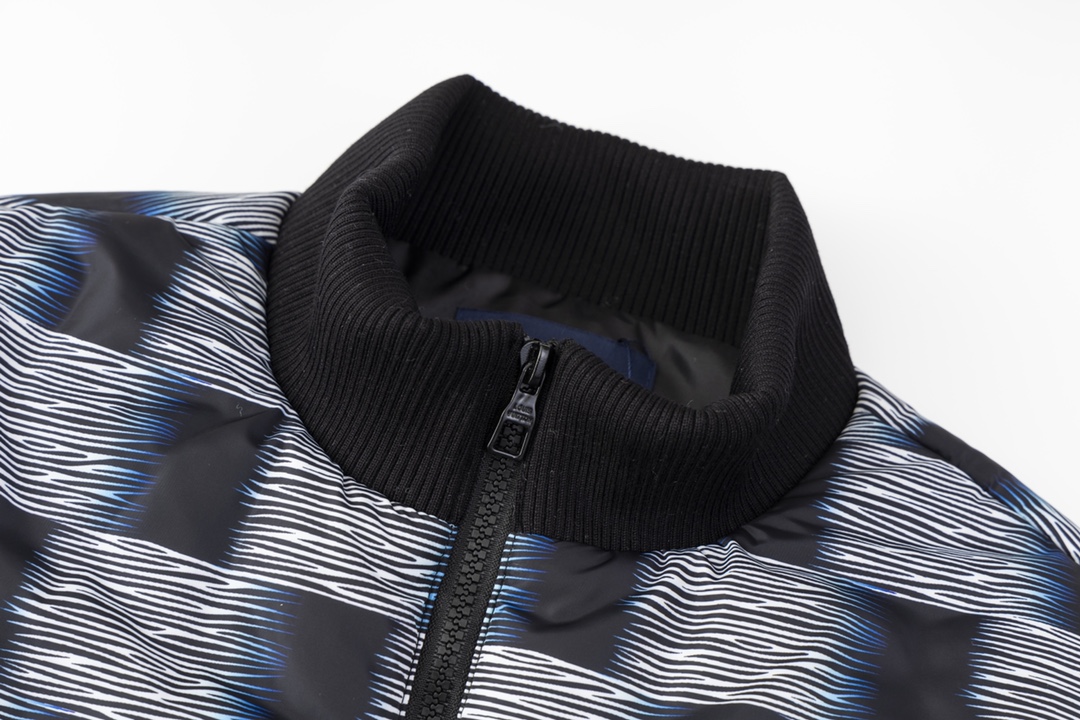 【LOUIS VUITTON  公式旗艦店】ルイヴィトン  ジャケット着 好評に付き再入荷！