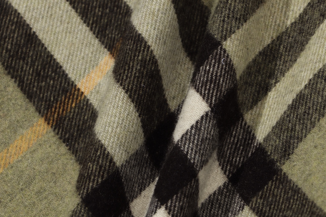 【BURBERRY  公式旗艦店】バーバリー  シャツ ご好評に付き再入荷 241119