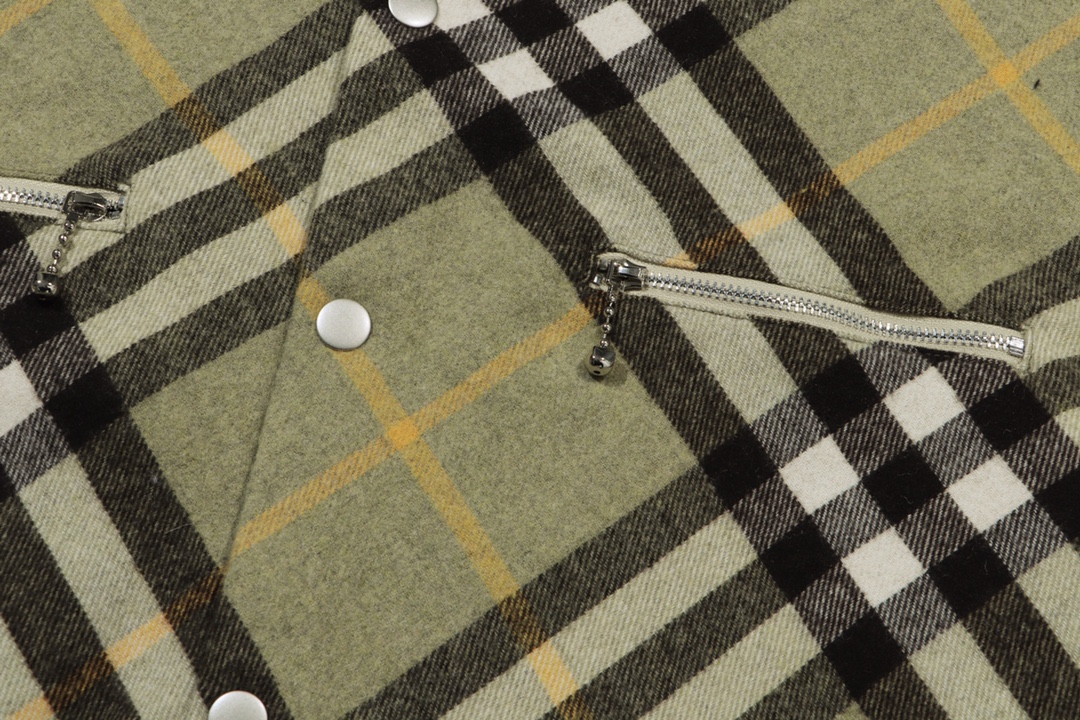 【BURBERRY  公式旗艦店】バーバリー  シャツ ご好評に付き再入荷 241119