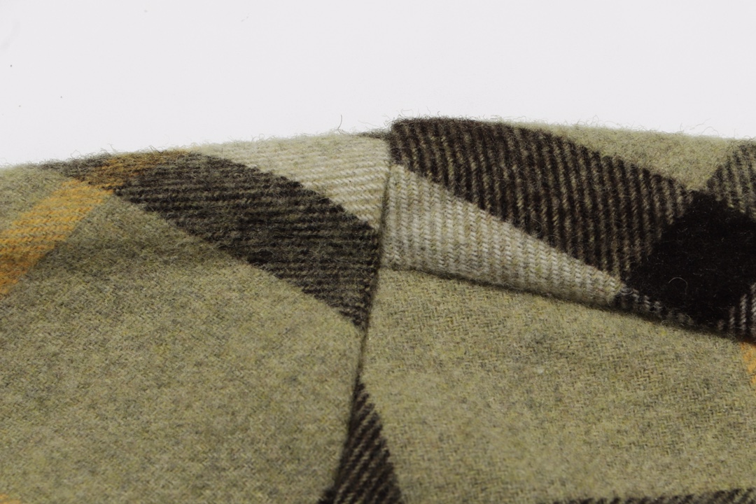 【BURBERRY  公式旗艦店】バーバリー  シャツ ご好評に付き再入荷 241119