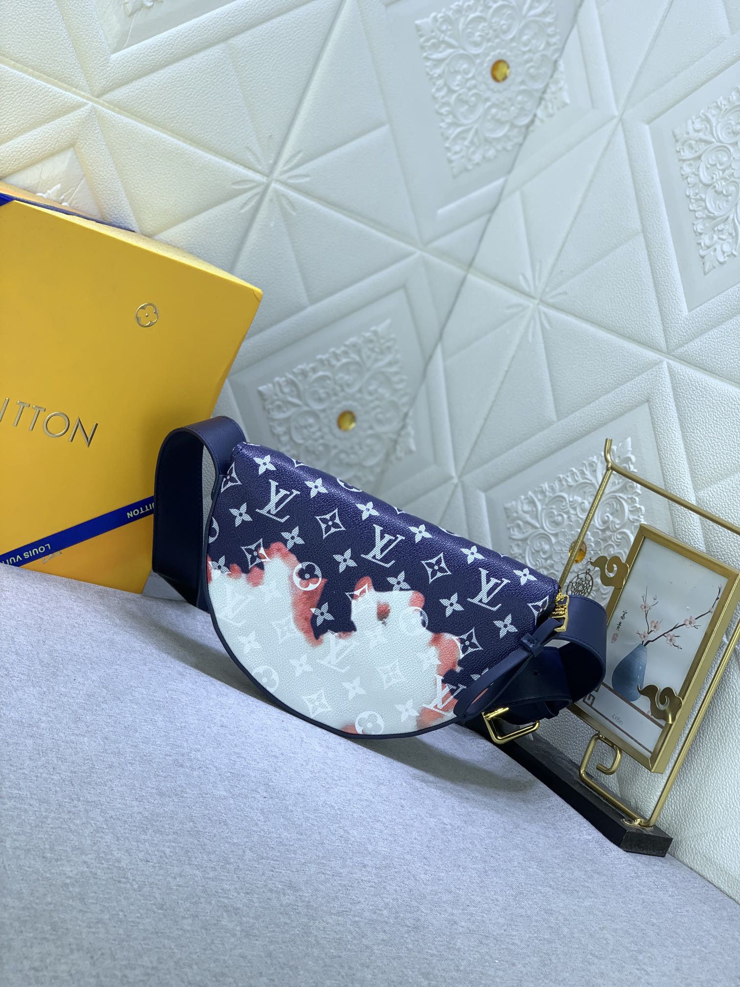 【LOUIS VUITTON 公式旗艦店】ルイヴィトン  斜めがけバッグ当日出荷 好評に付き再入荷！24.5*16*4.5CM