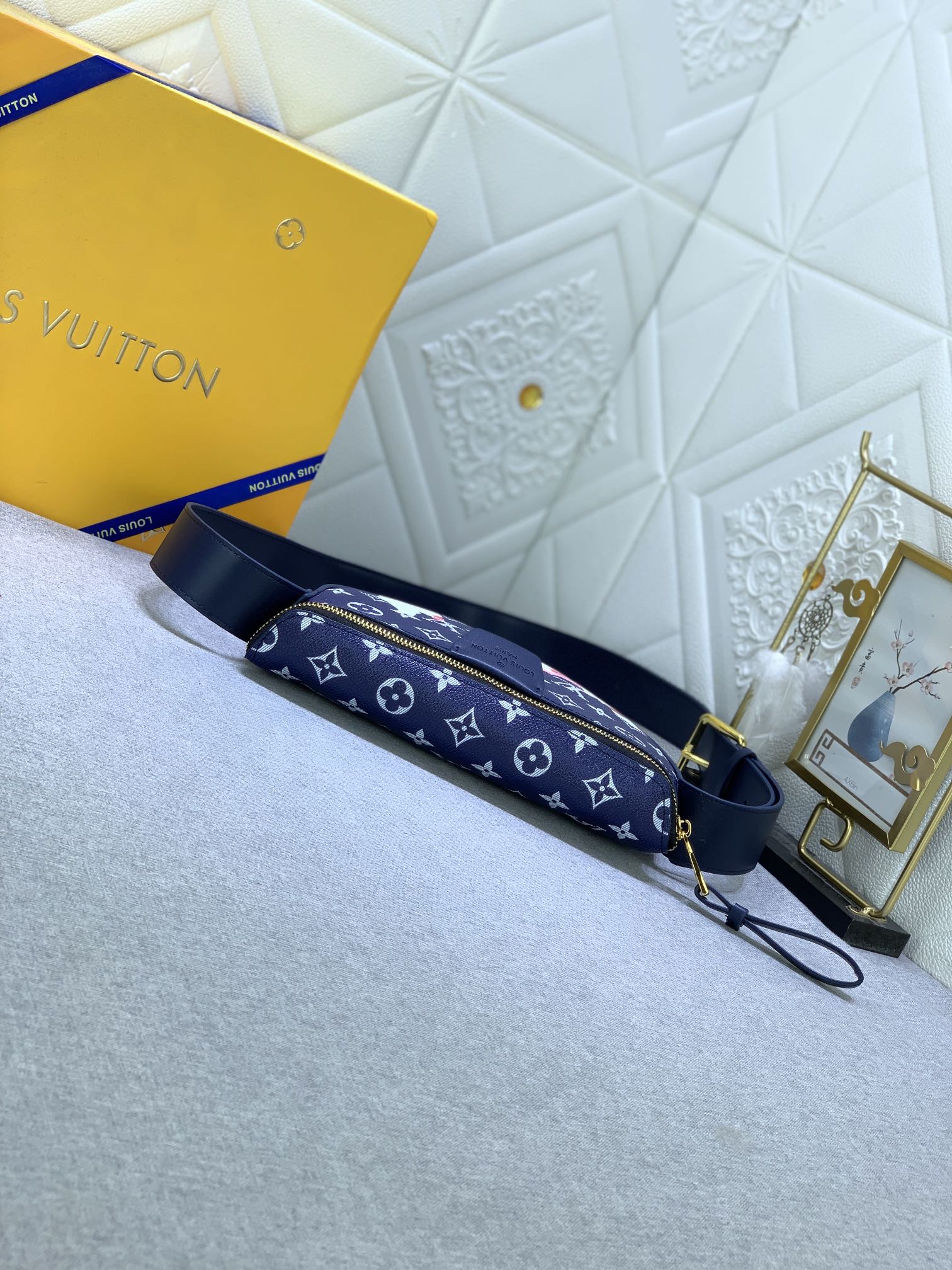 【LOUIS VUITTON 公式旗艦店】ルイヴィトン  斜めがけバッグ当日出荷 好評に付き再入荷！24.5*16*4.5CM