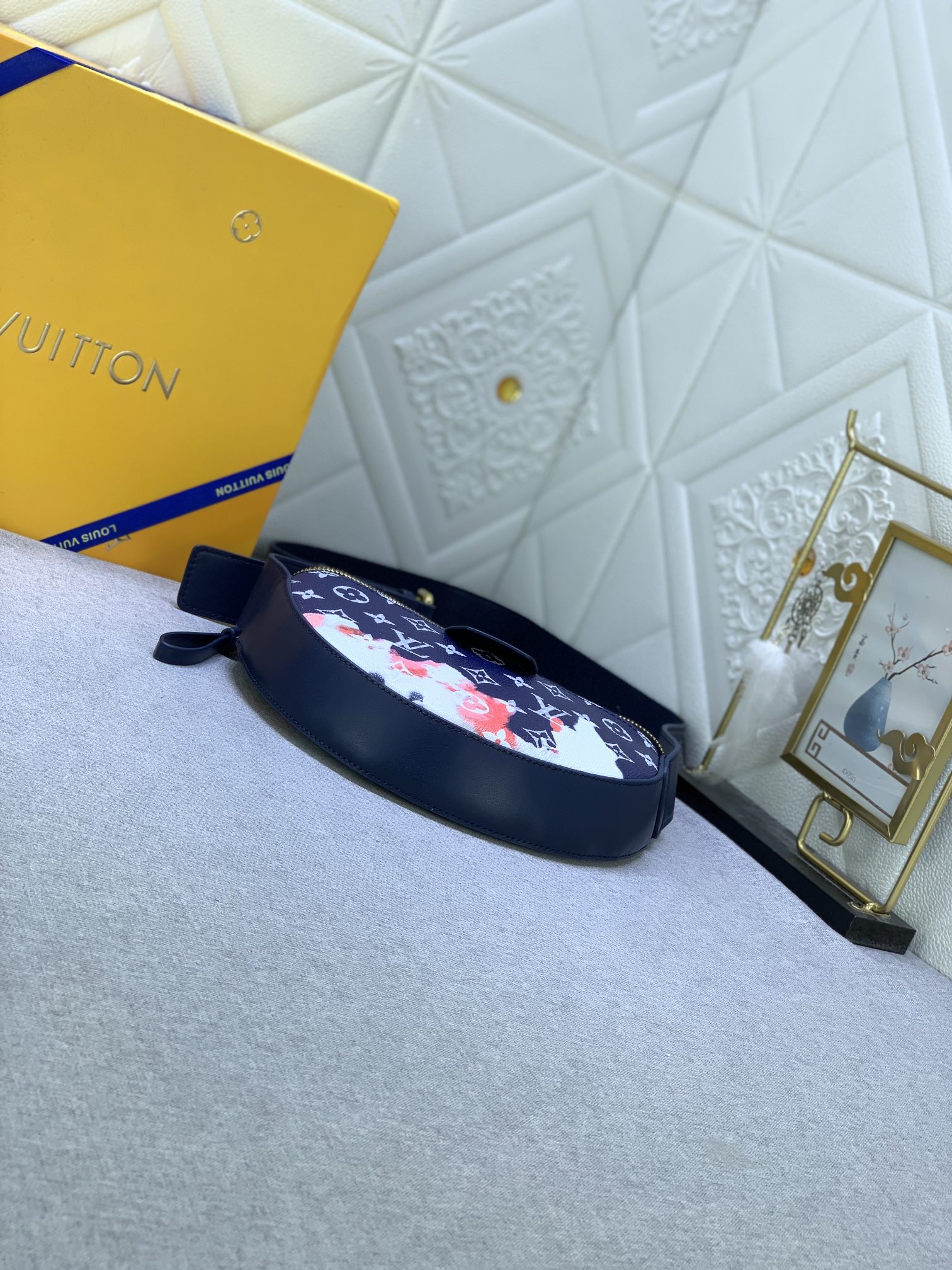 【LOUIS VUITTON 公式旗艦店】ルイヴィトン  斜めがけバッグ当日出荷 好評に付き再入荷！24.5*16*4.5CM