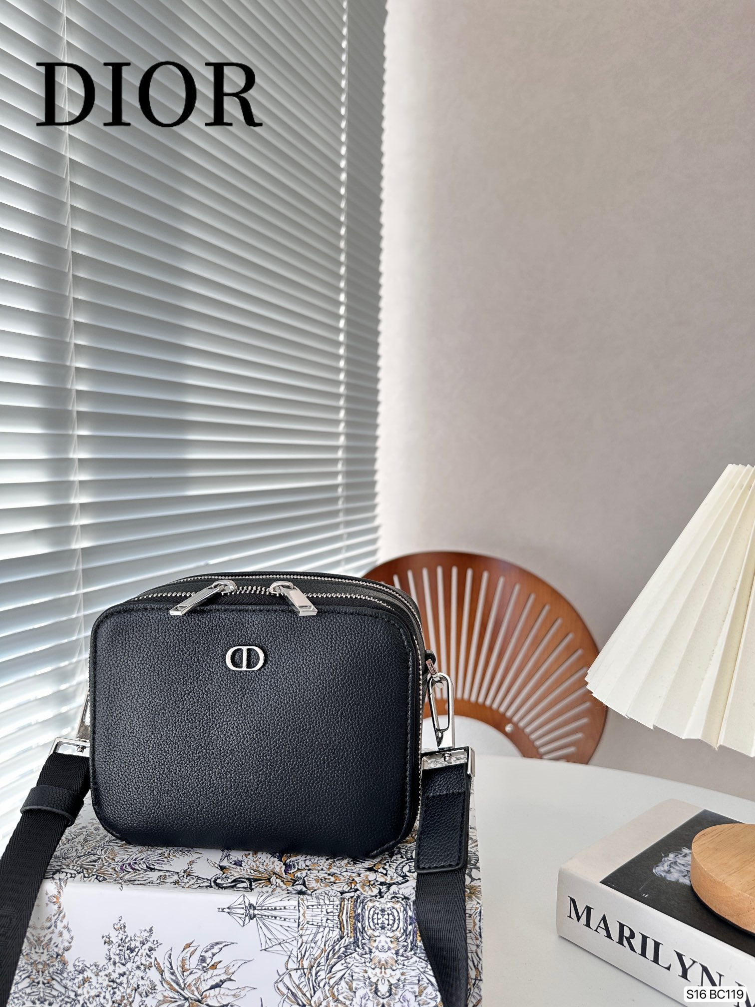 【DIOR公式旗艦店】ディオール  斜めがけバッグ 当日出荷 好評に付き再入荷！17*13CM