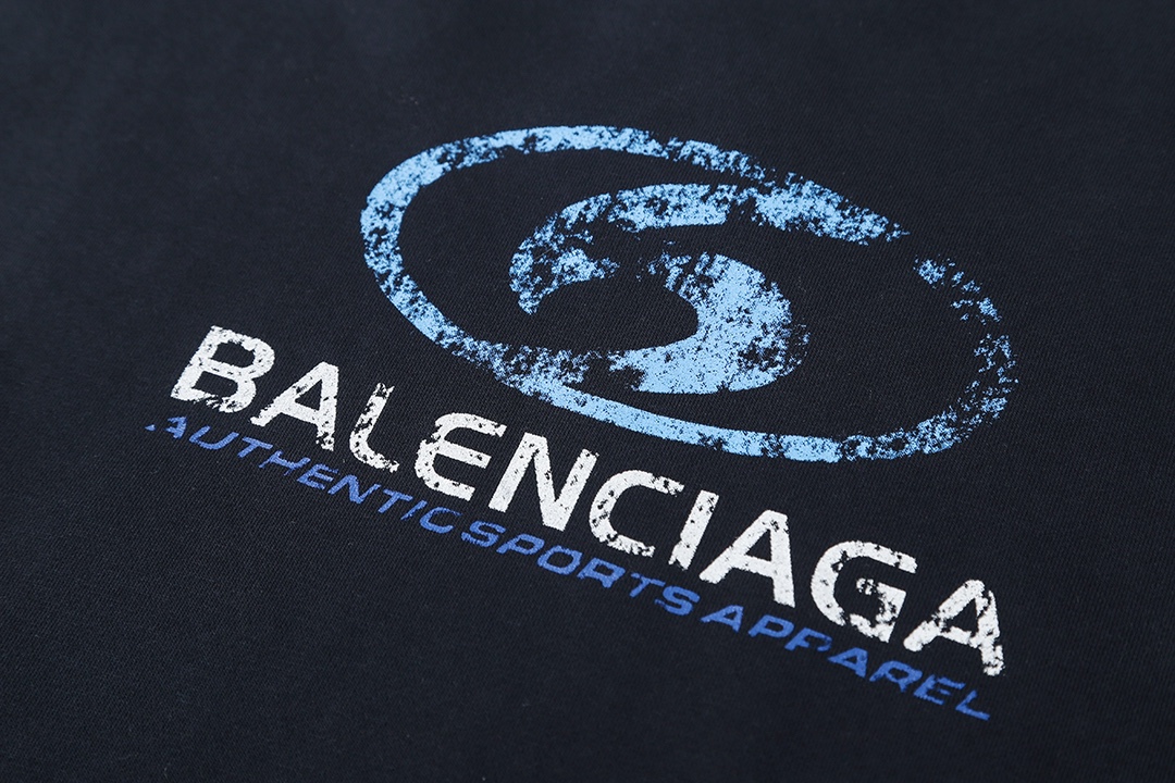 【BALENCIAGA 公式旗艦店】バレンシアガ 丸首の衛衣 スウェット ご好評に付き再入荷！