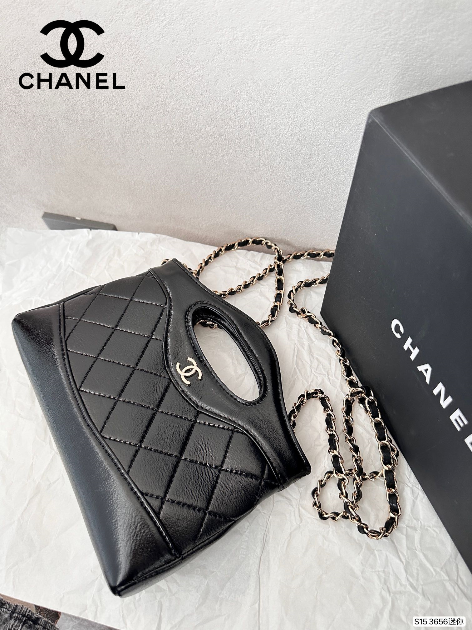【CHANEL 公式旗艦店】シャネル  斜めがけバッグ 当日出荷 好評に付き再入荷！20*17CM