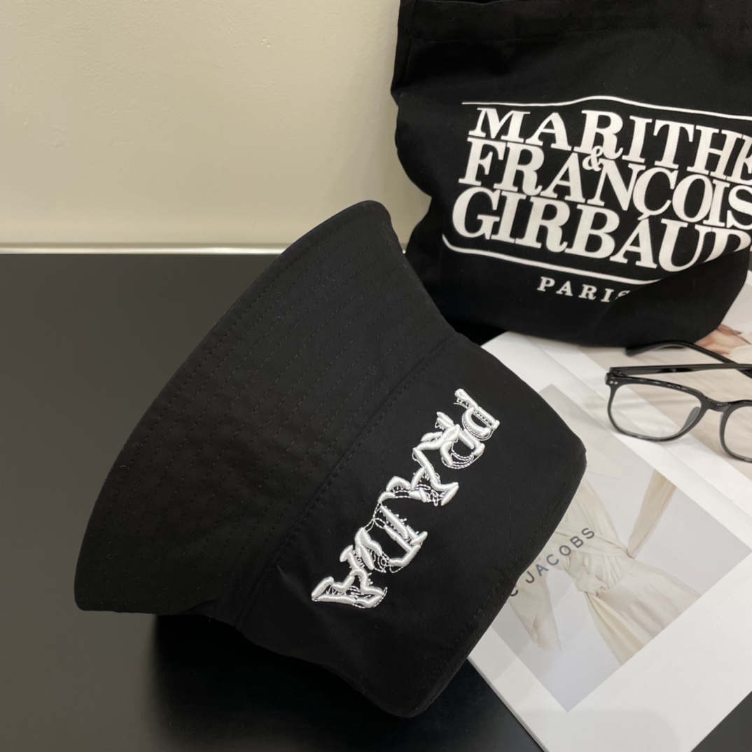 PRADA (プラダ)フィッシャーマンズハット 240904