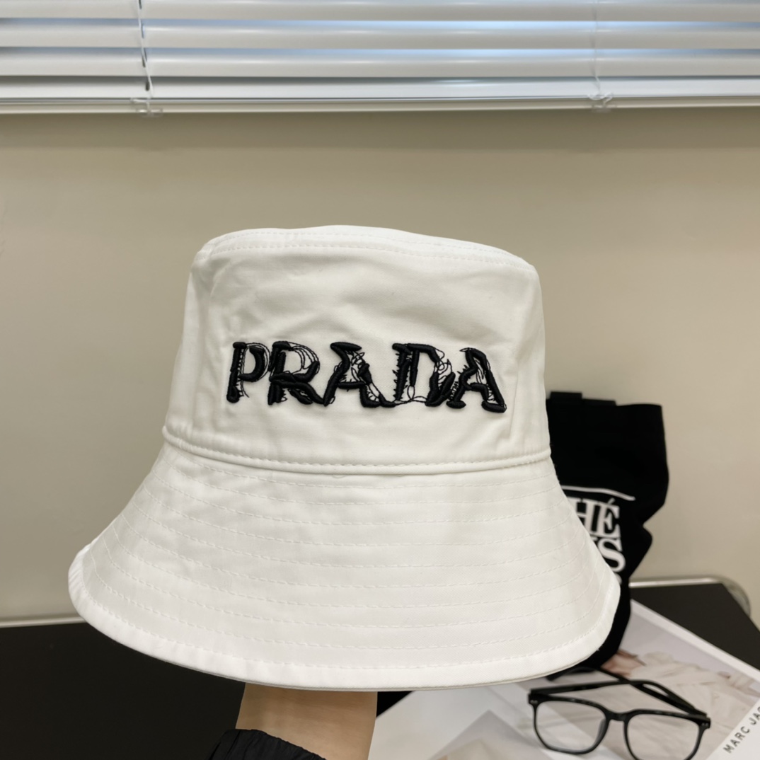 PRADA (プラダ)フィッシャーマンズハット 240904