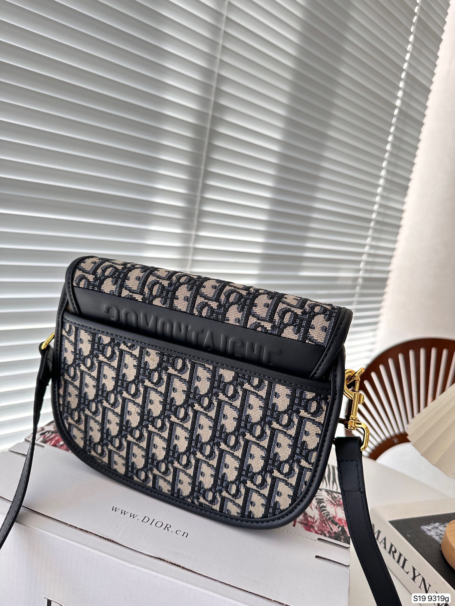 【PRADA  公式旗艦店】プラダ  クラッチバッグ 当日出荷 好評に付き再入荷！23.5*13CM