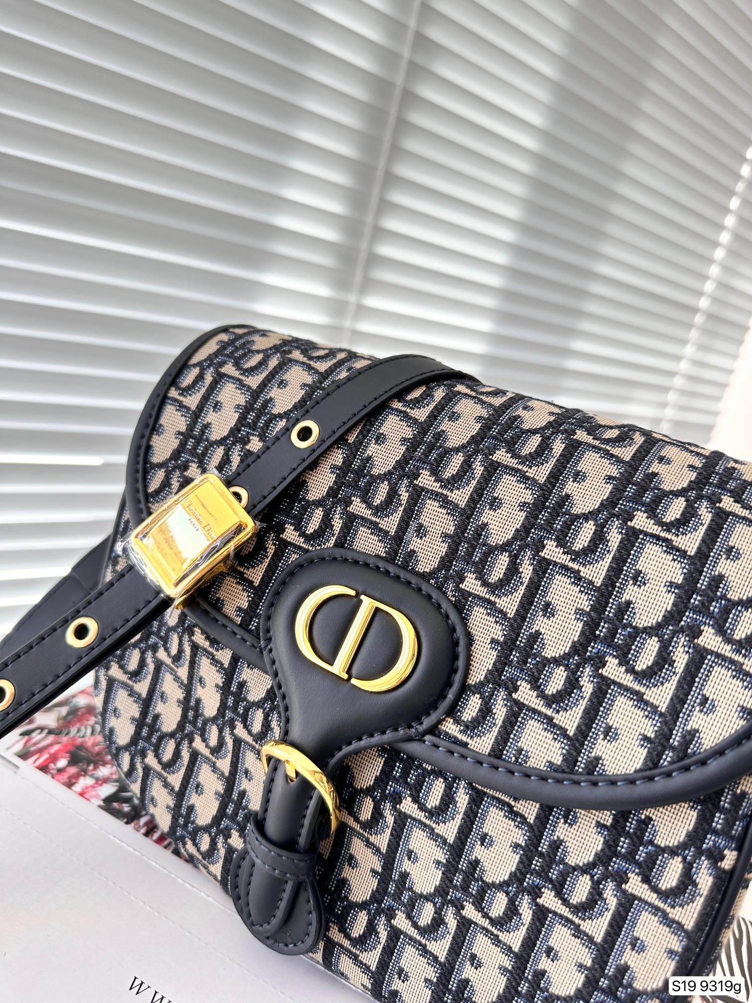 【PRADA  公式旗艦店】プラダ  クラッチバッグ 当日出荷 好評に付き再入荷！23.5*13CM