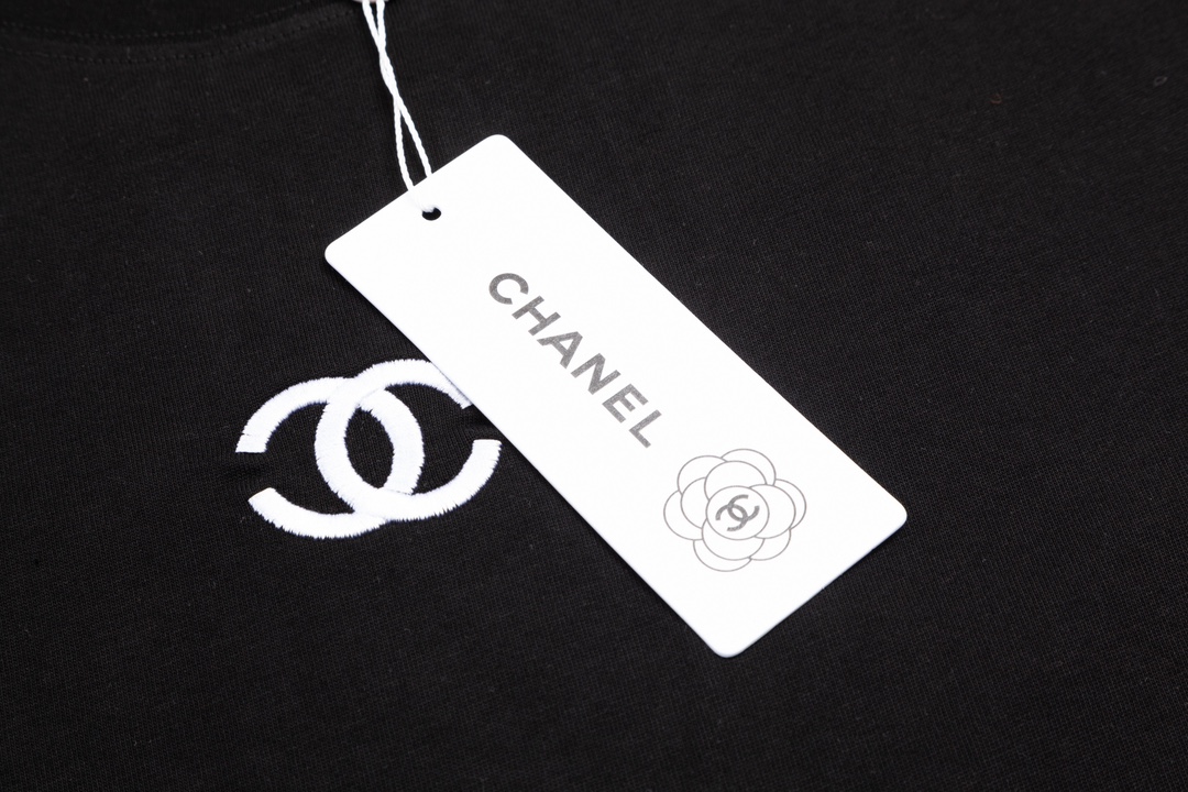 【CHANEL  公式旗艦店】シャネル  Tシャツ ご好評に付き再入荷！