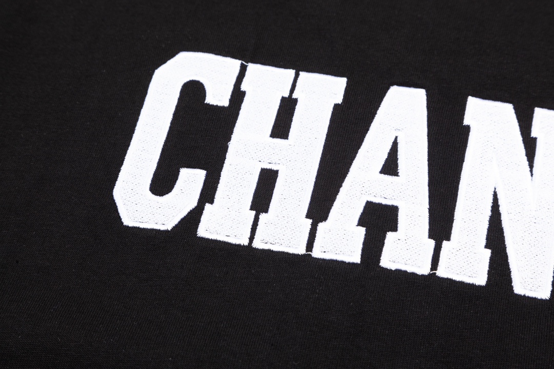 【CHANEL  公式旗艦店】シャネル  Tシャツ ご好評に付き再入荷！
