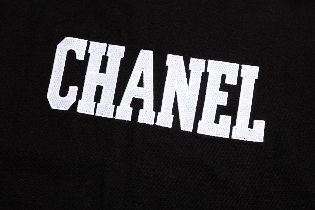 【CHANEL  公式旗艦店】シャネル  Tシャツ ご好評に付き再入荷！