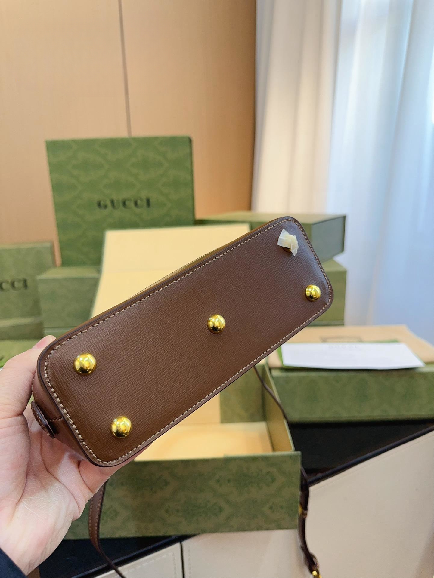 【GUCCI 公式旗艦店】グッチ 斜めがけバッグ 当日出荷 好評に付き再入荷！20*8*20CM