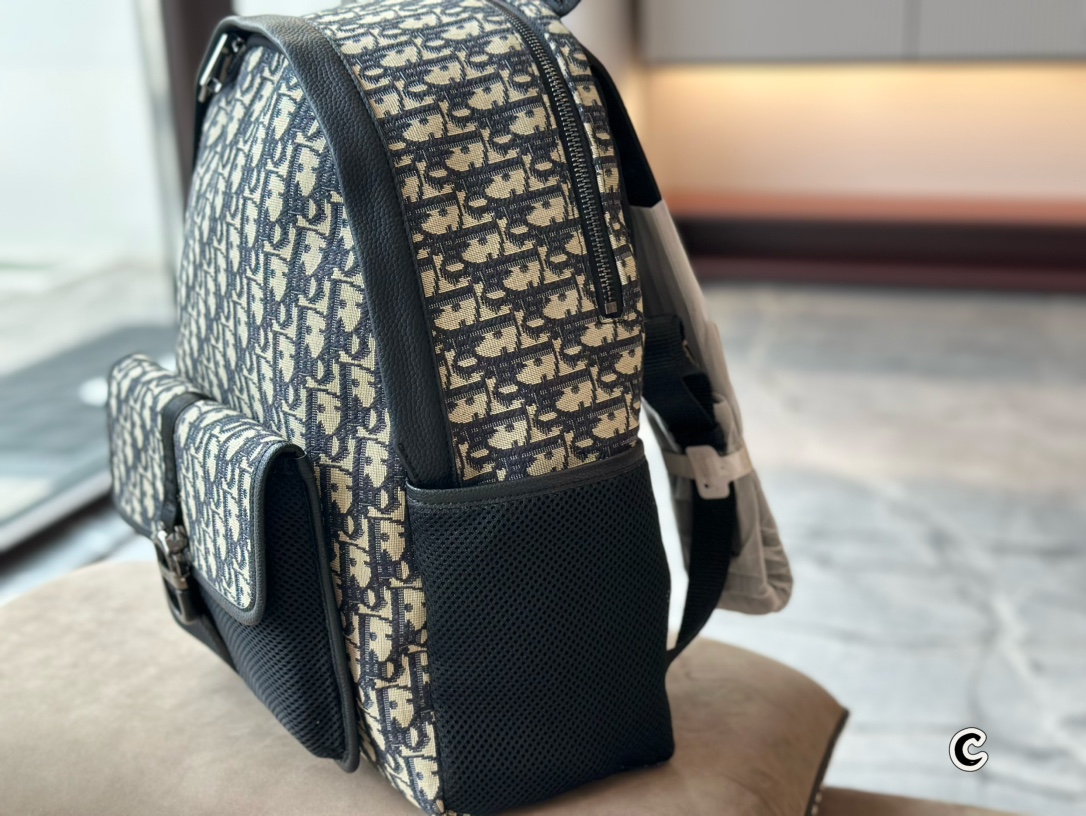 【DIOR 公式旗艦店】ディオール リュックサック 当日出荷 好評に付き再入荷！30*38CM