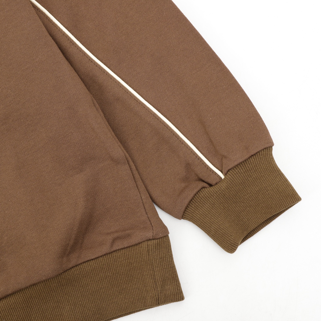 【GUCCI  公式旗艦店】グッチ 丸首の衛衣 スウェットご好評に付き再入荷 241113