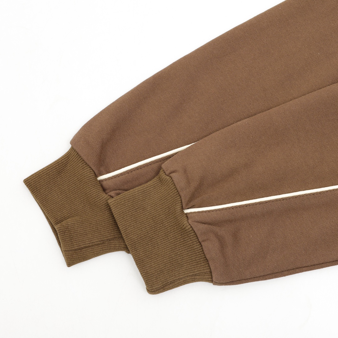 【GUCCI  公式旗艦店】グッチ 丸首の衛衣 スウェットご好評に付き再入荷 241113