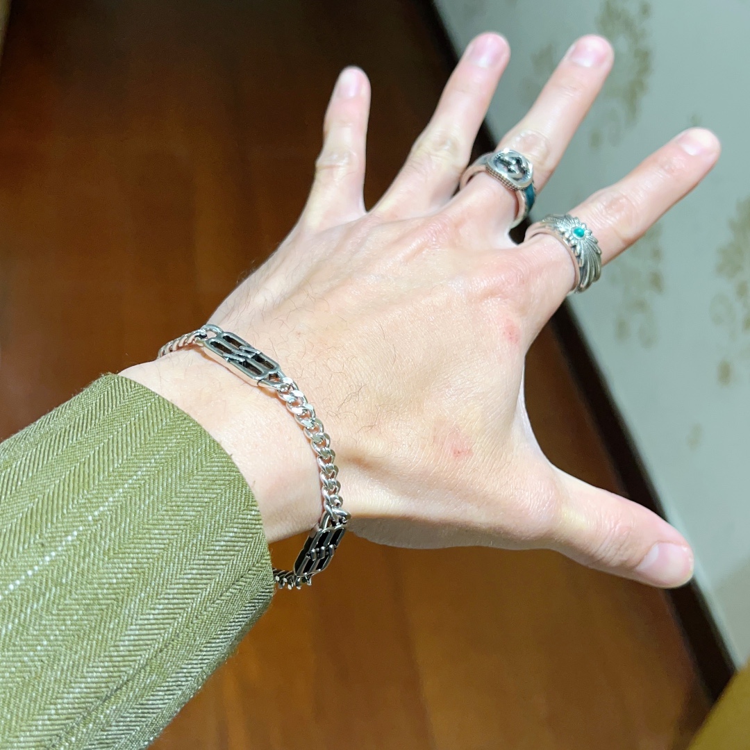 【BALENCIAGA】ブレスレット、ファッションシンプルなスタイル