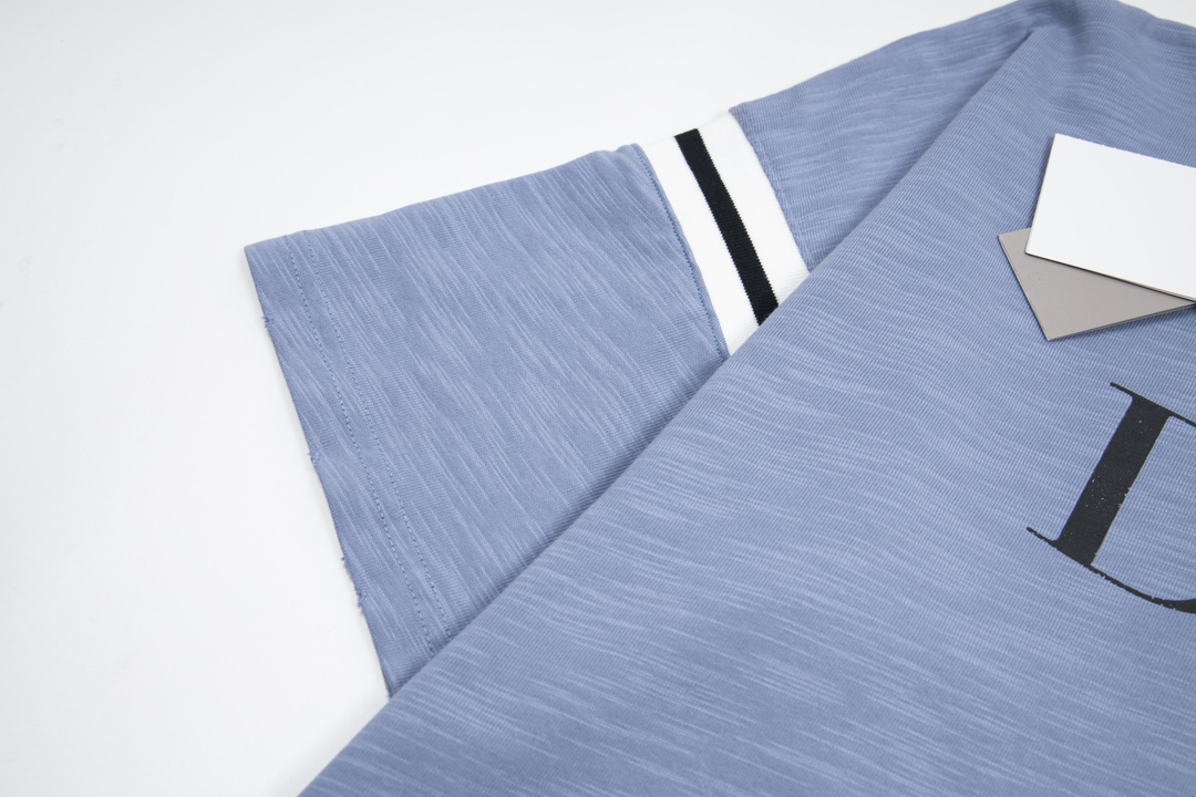 【 DIOR公式旗艦店】ディオール    Tシャツ  ご好評に付き再入荷！