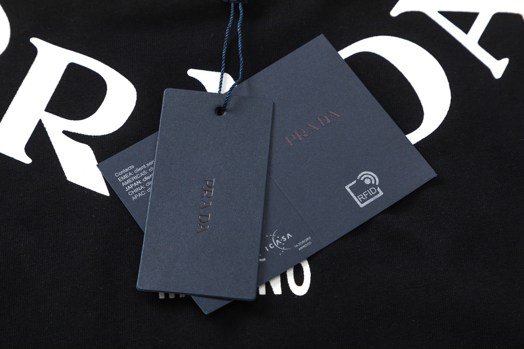 【PRADA  公式旗艦店】プラダ   Tシャツご好評に付き再入荷！