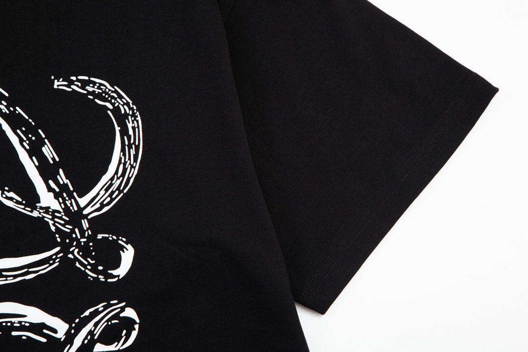 【LOEWE 公式旗艦店】ロエベ  Tシャツ ご好評に付き再入荷！