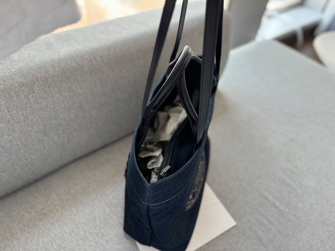 【CHANEL  公式旗艦店】シャネル   ハンドバッグ  当日出荷 好評に付き再入荷！36*30CM