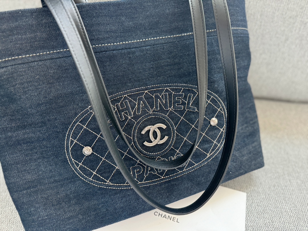 【CHANEL  公式旗艦店】シャネル   ハンドバッグ  当日出荷 好評に付き再入荷！36*30CM